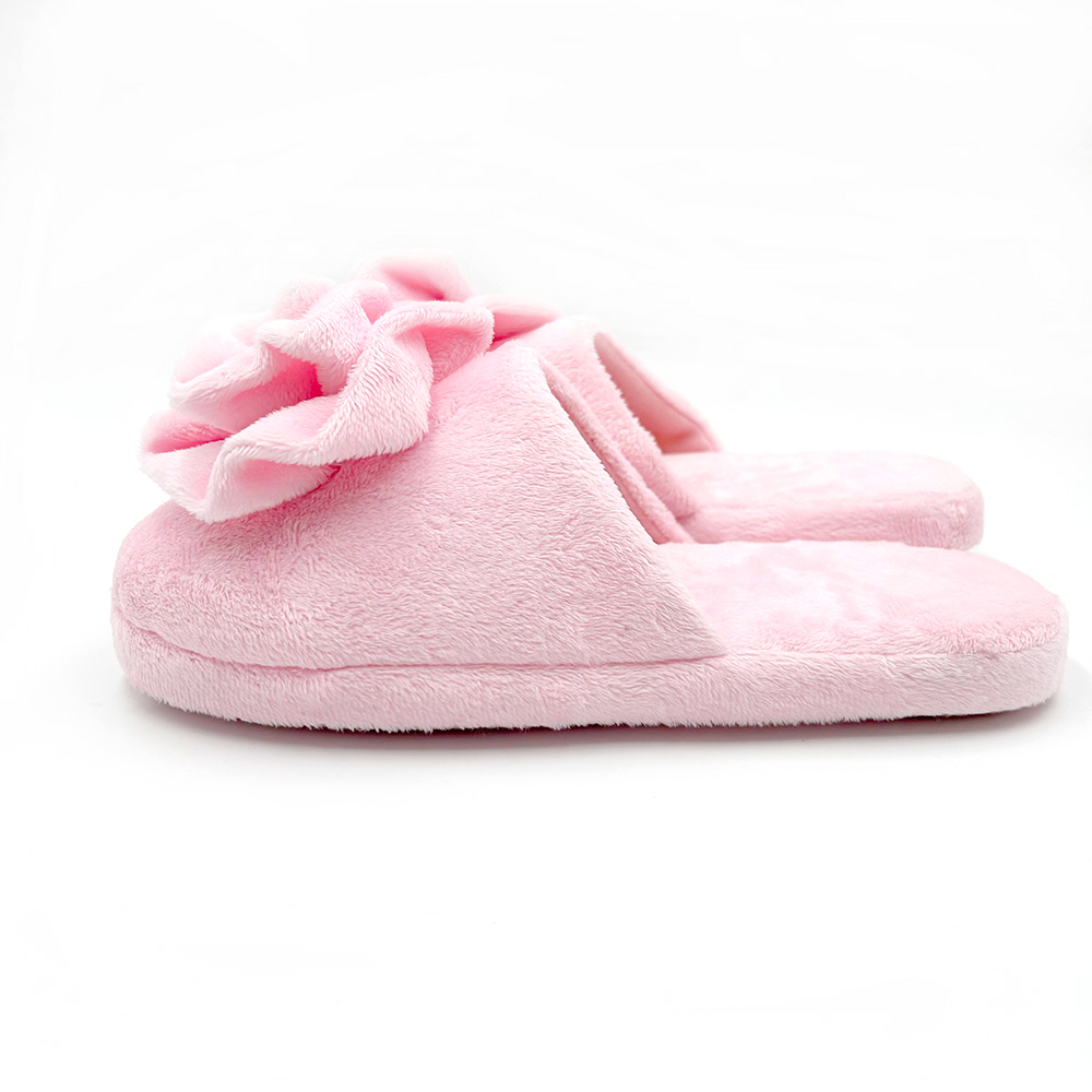 Ladies′ cute flower shape micro plush indoor slippers