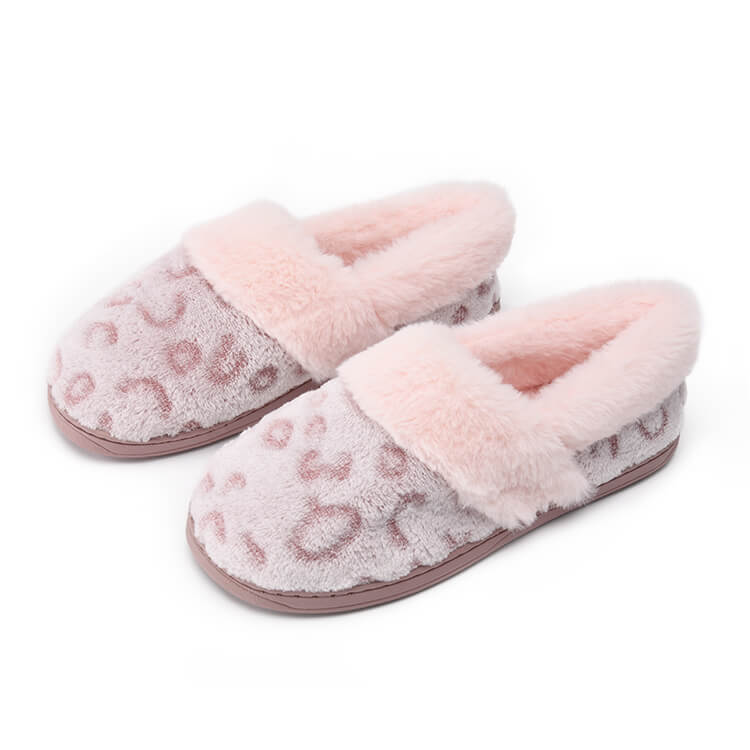 Fuzzy fur embossed leopard flannel slippers