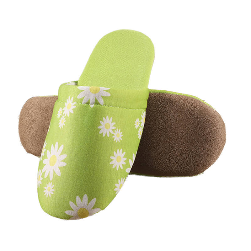 Closed-toe home slippers with suede fabric sole