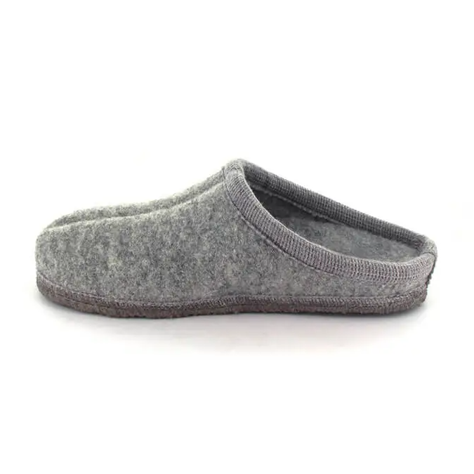 Closed toe house indoor outdoor felt material slippers