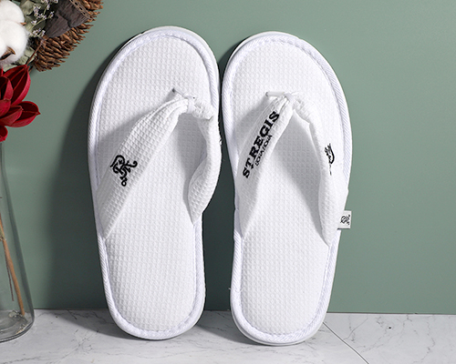 Flip-flop hotel slippers with embroidery logo EVA sole 