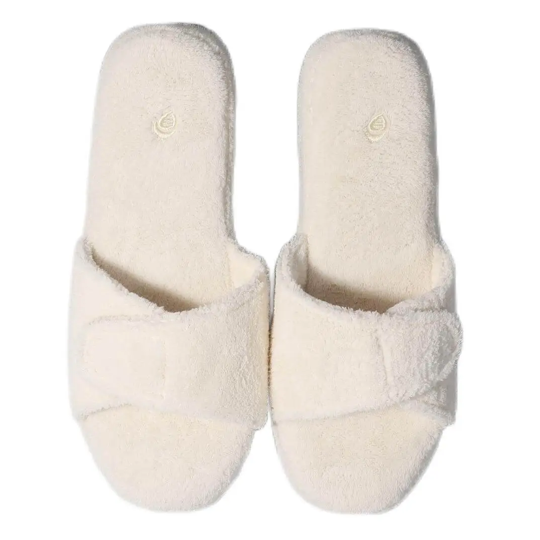 Non-skid disposable hotel slippers for men and women