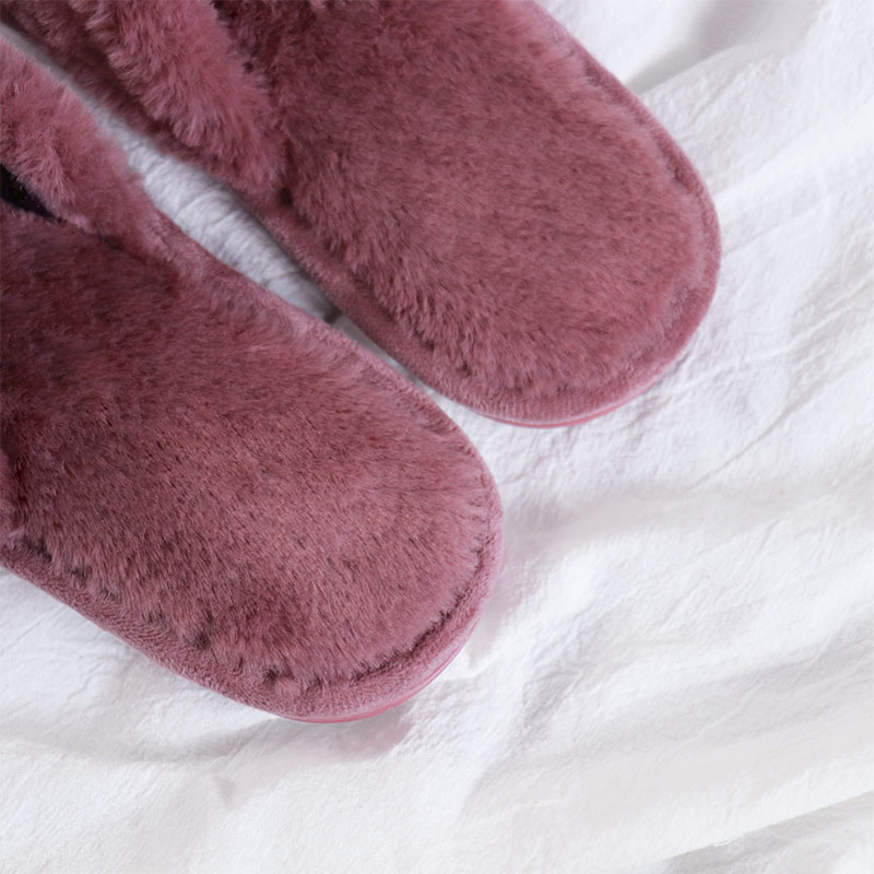 Home soft eco-friendly indoor slipper with fur ball