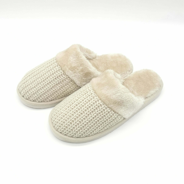 Women's knitted fabric upper with faux fur lining and trim