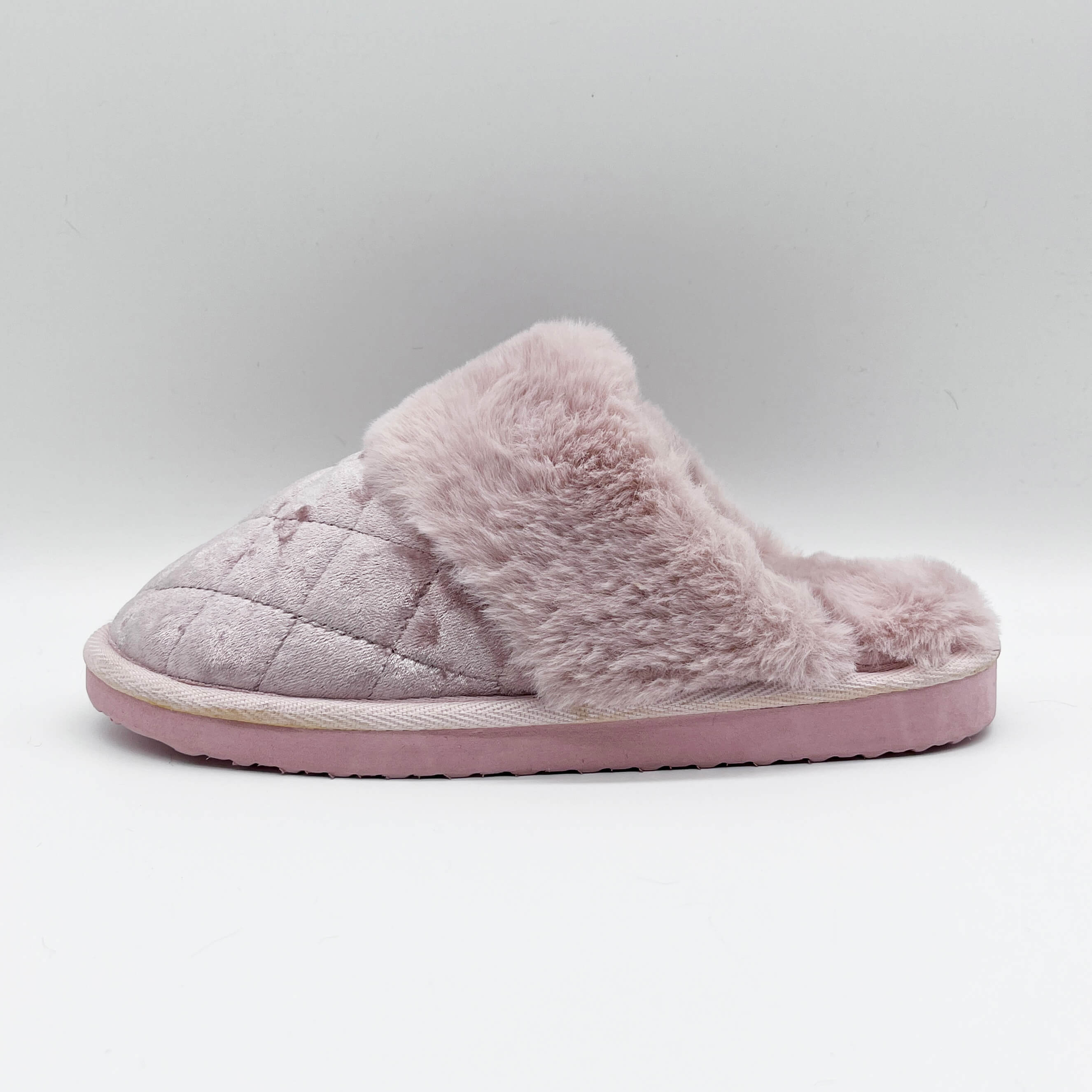 Pink velvet slipper with faux fur lining for women 