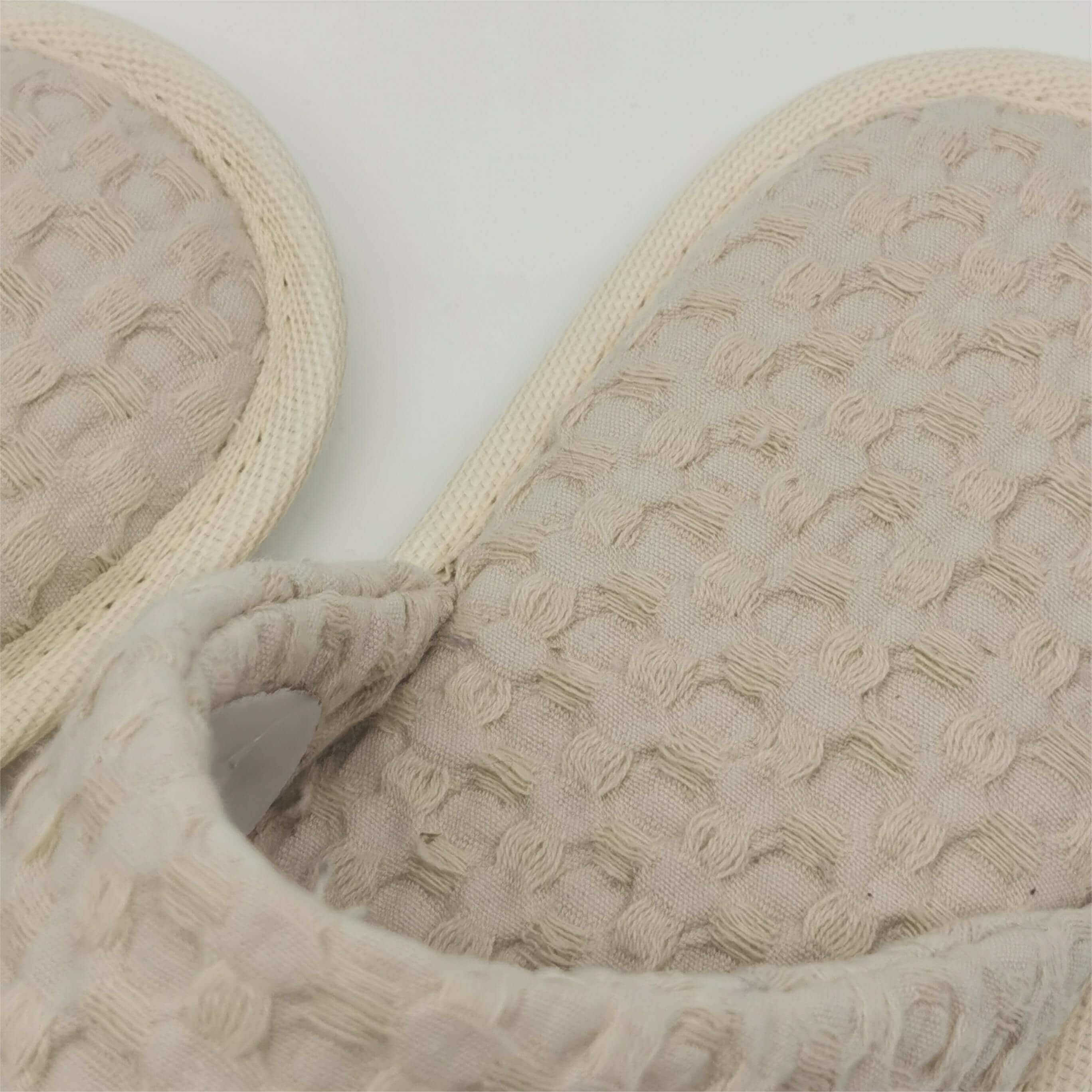 Slipper with waffle and lining for women and men