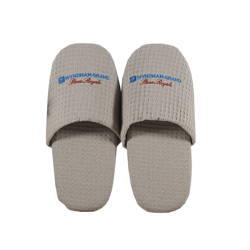 High quality eco-friendly disposable hotel slippers for men