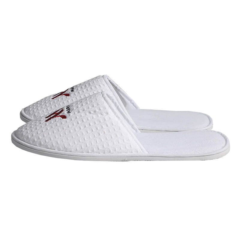 Waffle closed toe white slippers for hotel