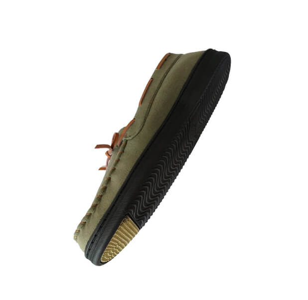 Men's canvas moccasin shoes in spring