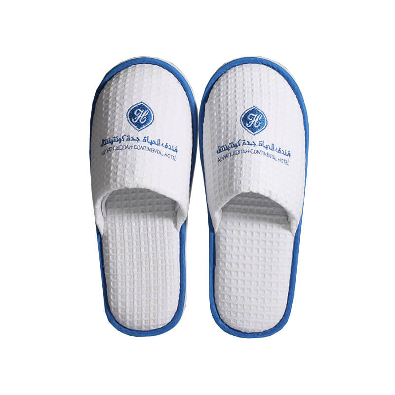 Waffle white hotel slippers with customized logo EVA sole 