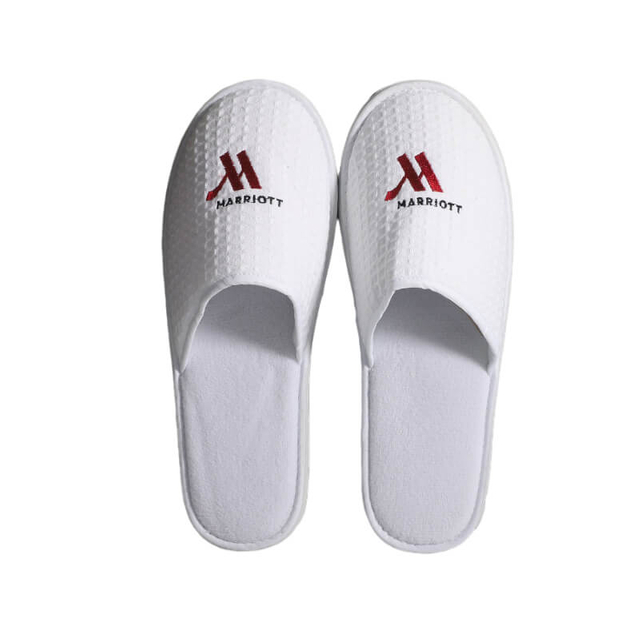 Waffle closed toe white slippers for hotel