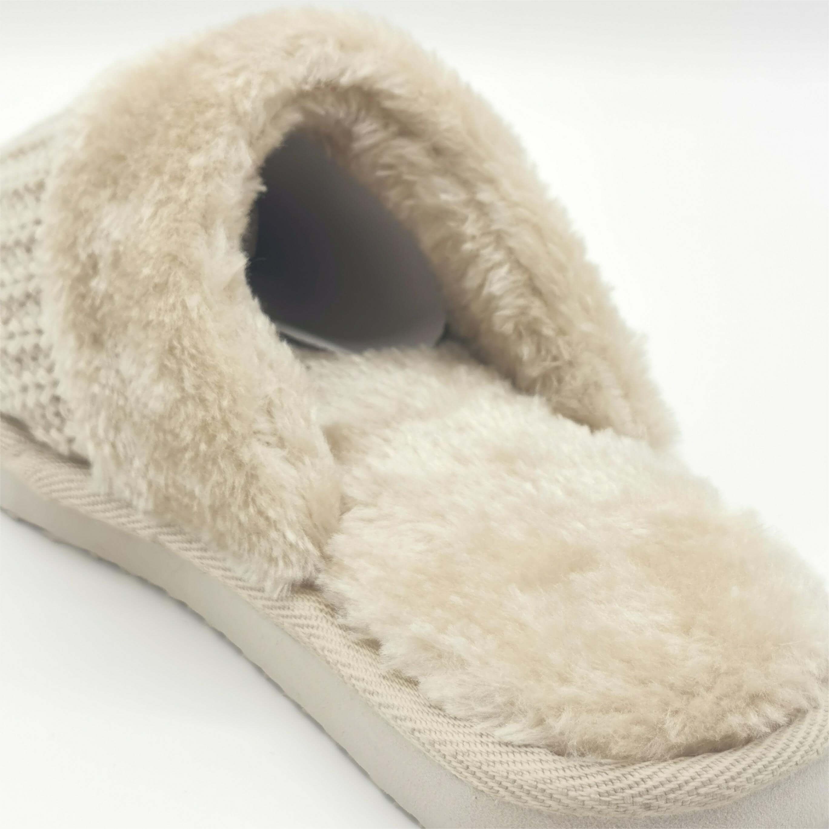 Women's knitted fabric upper with faux fur lining and trim