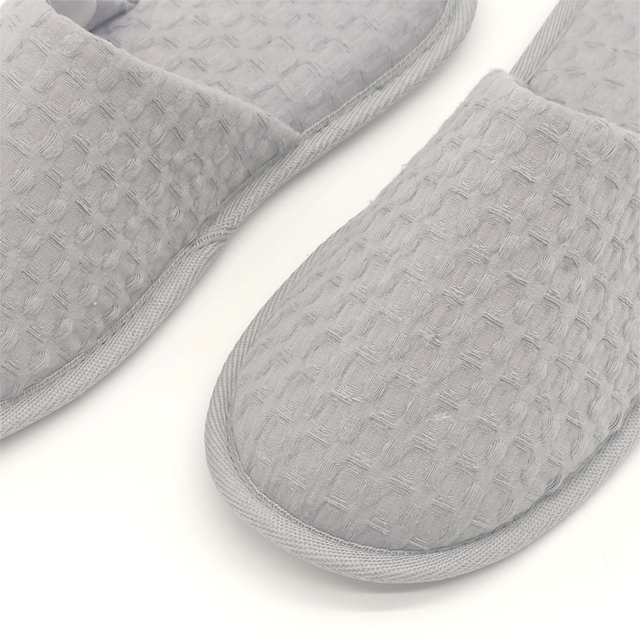 House slipper with grey waffle and lining for women and men