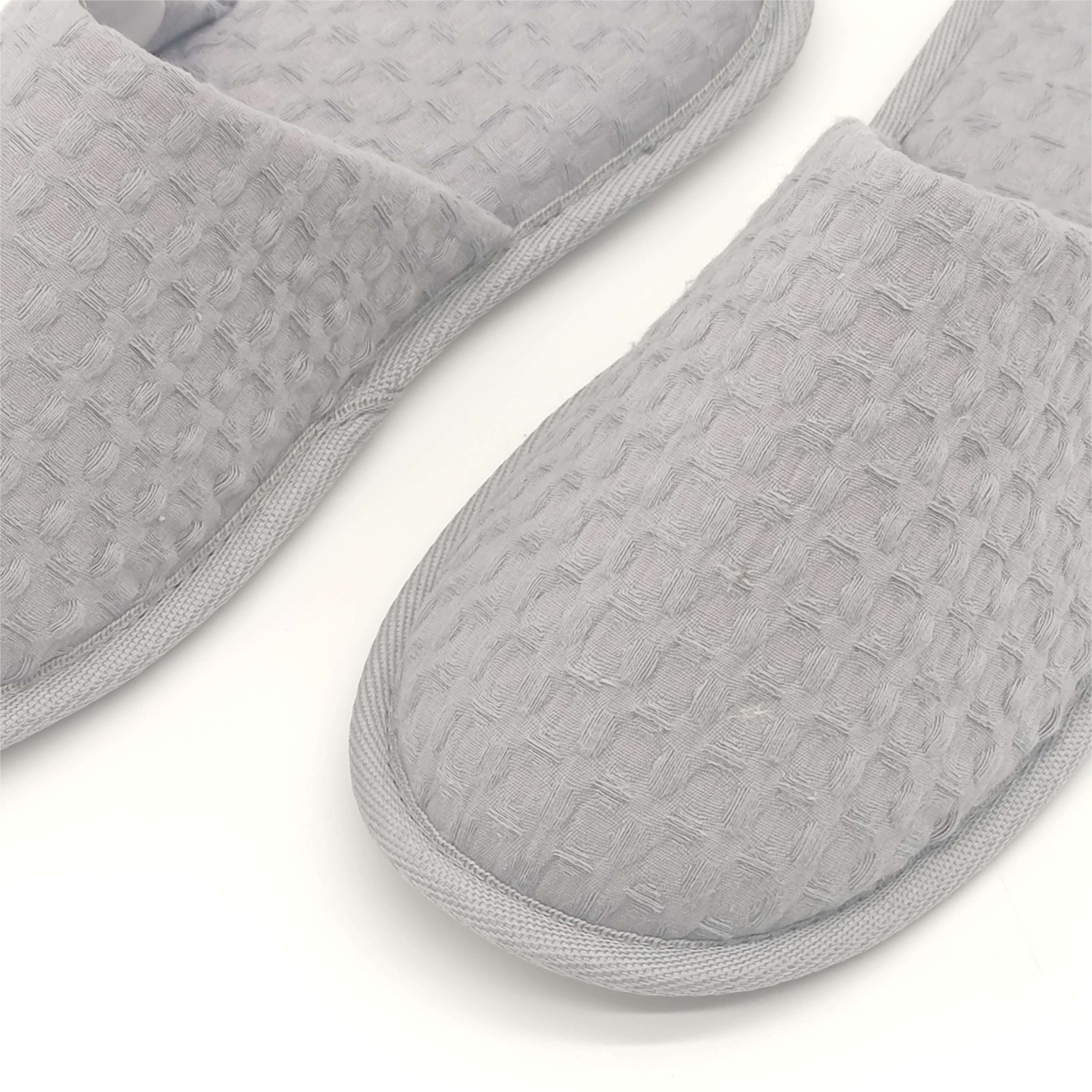 House slipper with grey waffle and lining for women and men