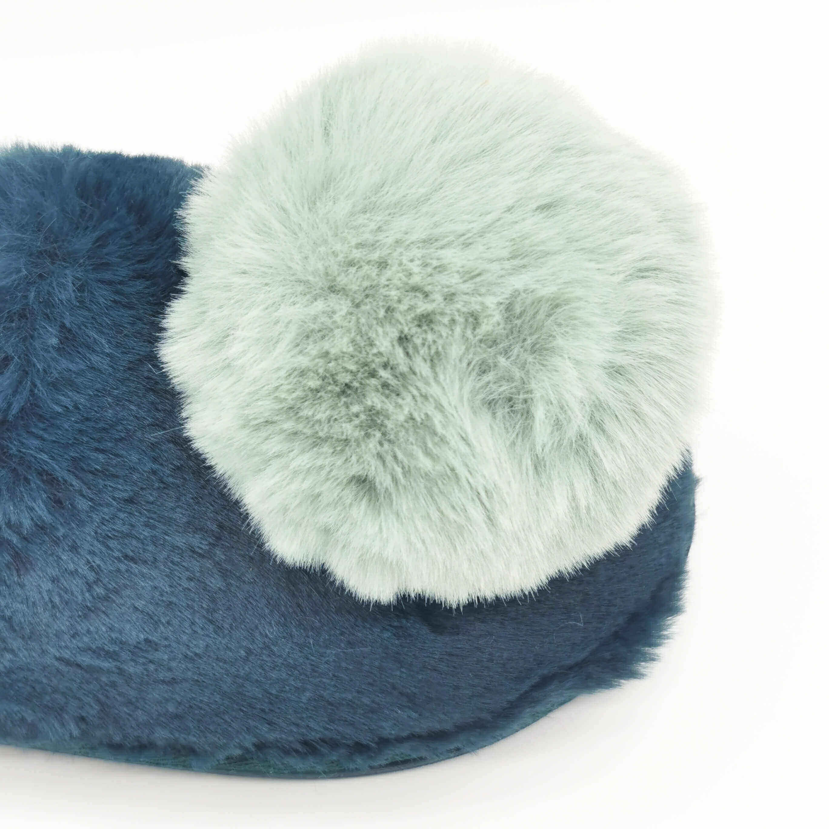 Cute pom slipper for women wearing mopping indoor and outdoor 