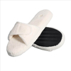 Non-skid disposable hotel slippers for men and women