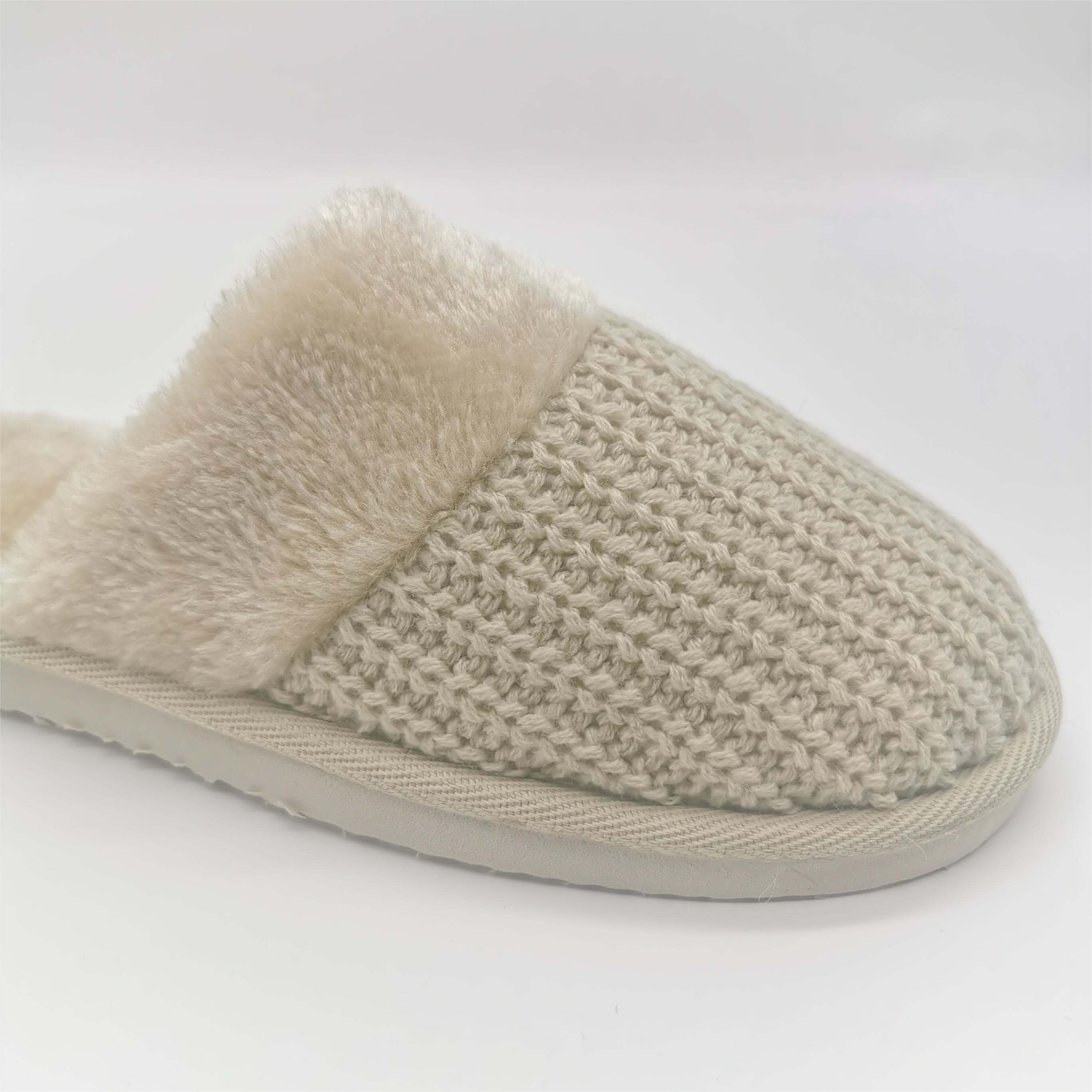 Women's knitted fabric upper with faux fur lining and trim